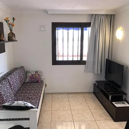 Sunny Near The Beach With Wifi, Balcony And Pool