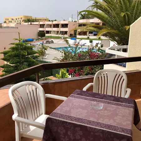 Sunny Near The Beach With Wifi, Balcony And Pool شقة *